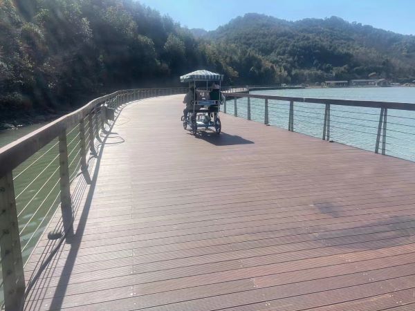 杭州水上重竹木地板栈道工程